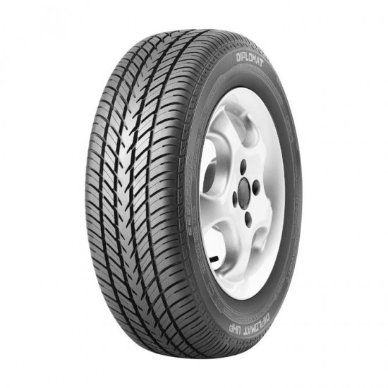 DIPLOMAT Made by GOODYEAR UHP 225/40 R18 92Y XL