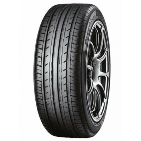 YOKOHAMA BLUEARTH ES32 215/55 R17 94V